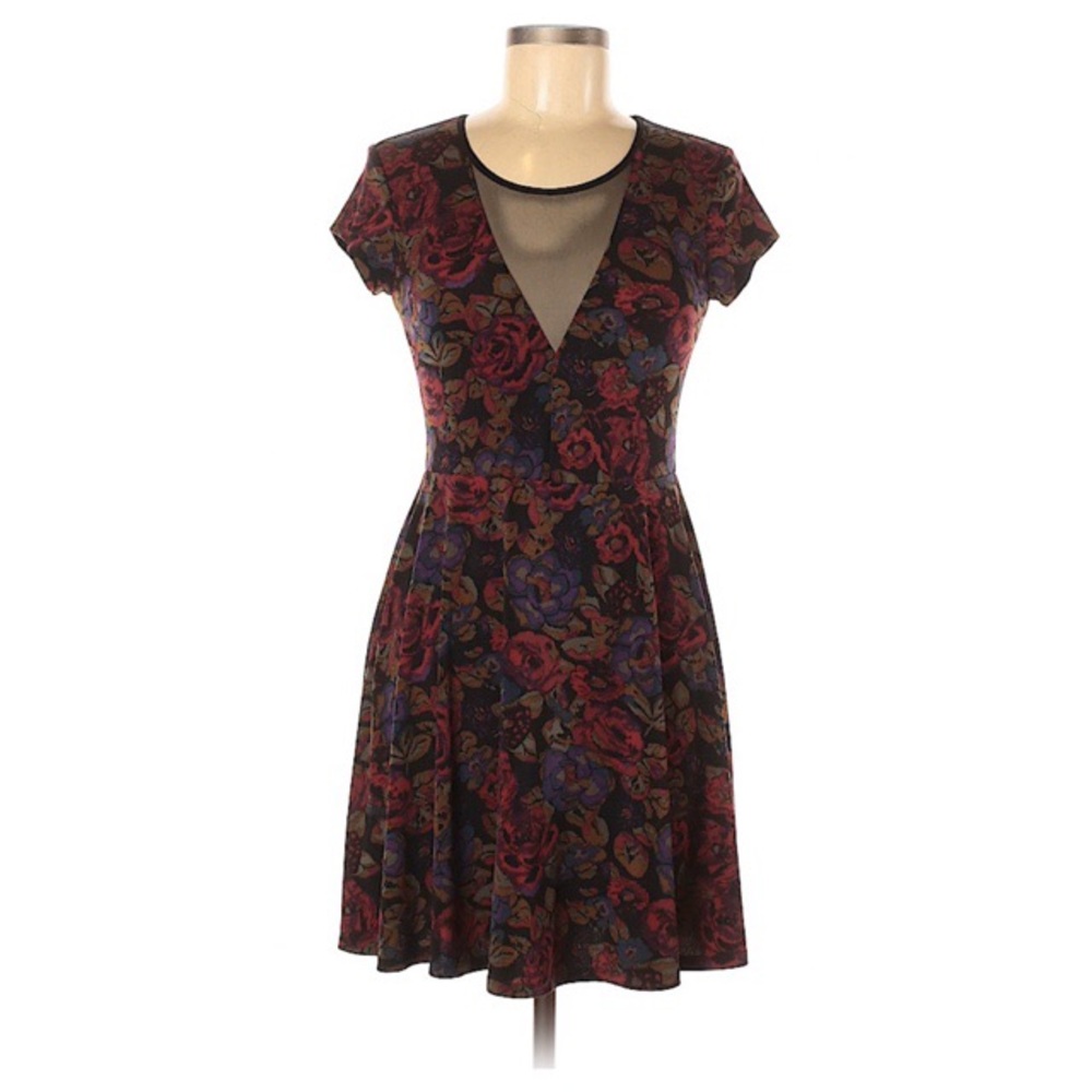 Kimchi Blue Casual Floral Plunging Neckline Dress